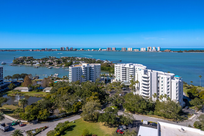 Seaside at Belleaire in Belleair, FL - Building Photo - Building Photo