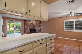 6412 Manchester Ln in Bakersfield, CA - Building Photo - Building Photo