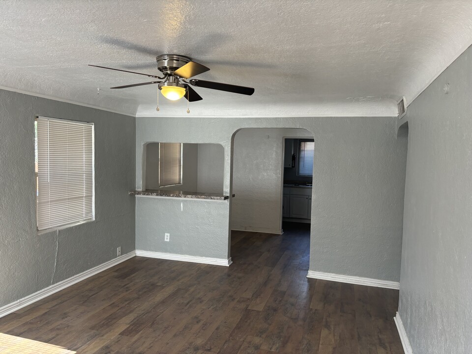 4449 3rd St NW in Albuquerque, NM - Building Photo