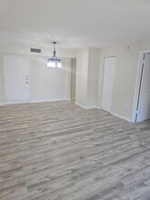 4721 NW 7th St in Miami, FL - Building Photo - Building Photo