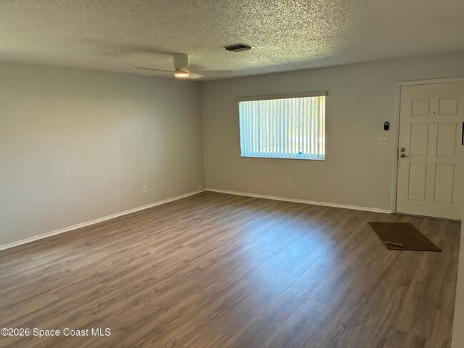 131 NE 2nd St in Satellite Beach, FL - Building Photo - Building Photo