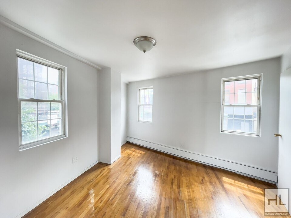 1001 Fulton St in Brooklyn, NY - Building Photo