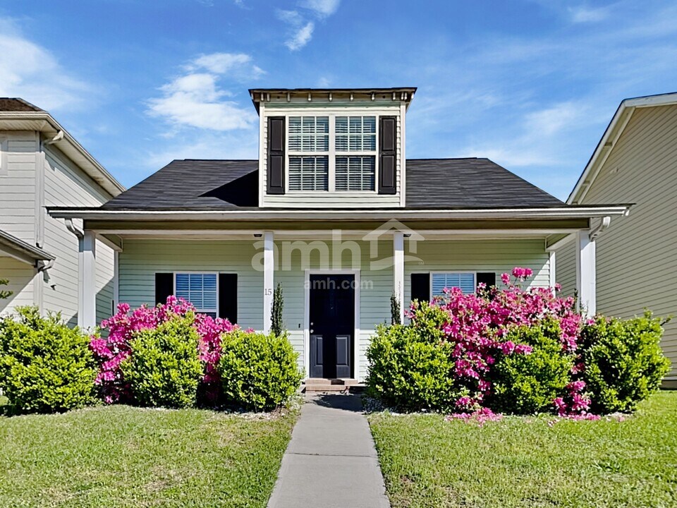 15 Castello Ave in Savannah, GA - Building Photo