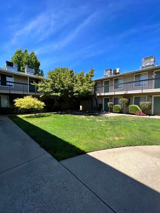 Garden West One Apartments in Yuba City, CA - Foto de edificio