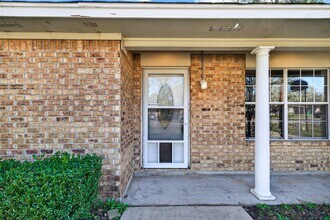 210 N Shirley Ln in Willis, TX - Building Photo - Building Photo