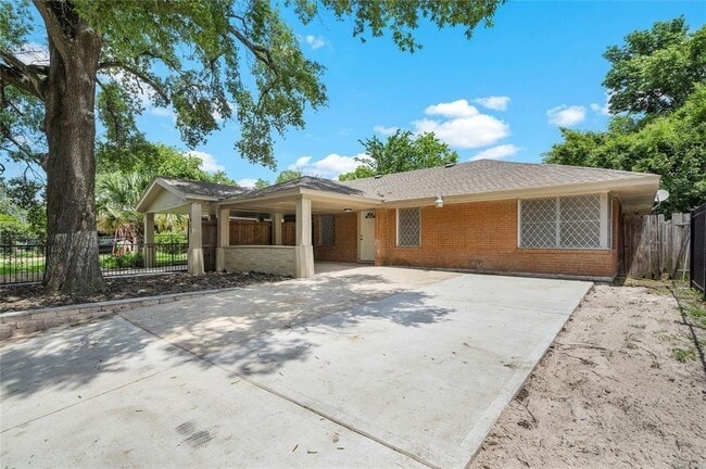 5951 Belmark St in Houston, TX - Building Photo - Building Photo