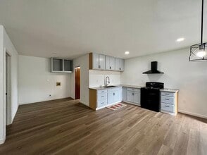 1322 Grape Ave in Modesto, CA - Building Photo - Building Photo