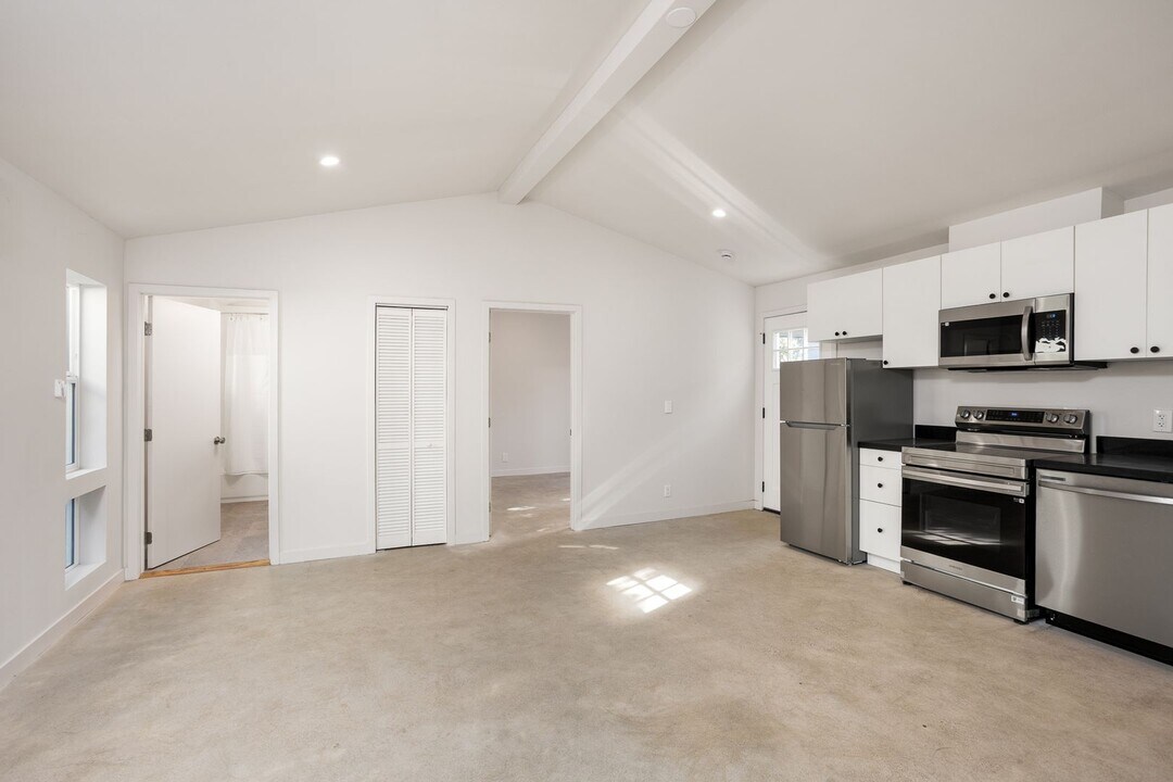 126 Franklin Ct in Glendale, CA - Building Photo