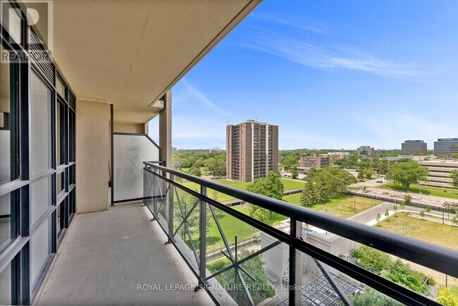 6 Eva Rd in Toronto, ON - Building Photo - Building Photo