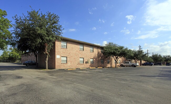 Tompkins Green Apartments in Baytown, TX - Building Photo - Building Photo