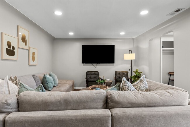 8254 Mary Ann Ave