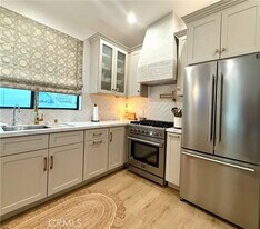 453 E Grand View Ave in Sierra Madre, CA - Building Photo