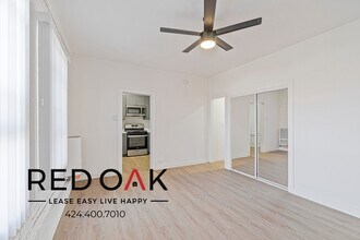 245 N Kenmore Ave in Los Angeles, CA - Building Photo - Building Photo