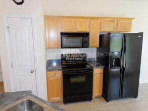 1017 Hawick Dr in High Point, NC - Building Photo - Building Photo