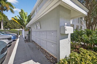 5440 S MacDill Ave in Tampa, FL - Building Photo - Building Photo