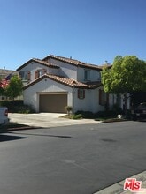 27827 Summer Grove Pl in Santa Clarita, CA - Building Photo - Building Photo