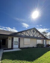5 Bogey Cir in New Smyrna Beach, FL - Building Photo