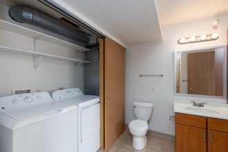 Fountains Apartments in West Des Moines, IA - Foto de edificio - Building Photo