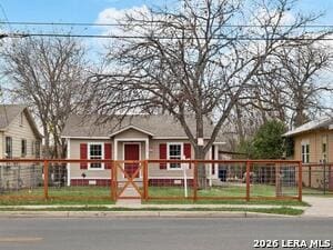 2619 E Houston St in San Antonio, TX - Building Photo - Building Photo