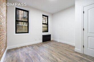 315 E 5th St, Unit 1F in New York, NY - Building Photo - Building Photo