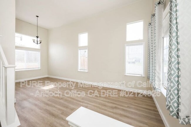 2332 Weston Ct in Antioch, CA - Building Photo - Building Photo