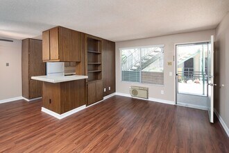 San Remo Court in Chula Vista, CA - Building Photo - Building Photo