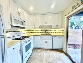 16973 Bluewater Ln in Huntington Beach, CA - Building Photo - Building Photo