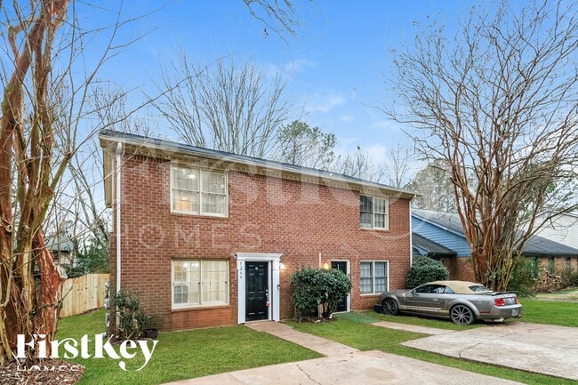 5266 Ridge Forest Dr in Stone Mountain, GA - Building Photo - Building Photo