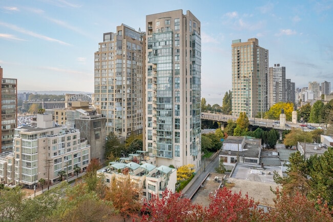 Coral Court in Vancouver, BC - Building Photo - Building Photo