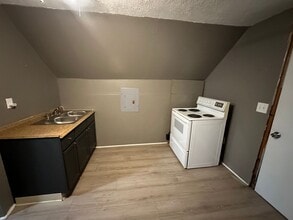 1311 E 187th St in Cleveland, OH - Building Photo - Building Photo