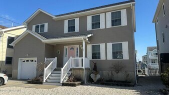 59 Weaver Dr in Stafford Township, NJ - Building Photo