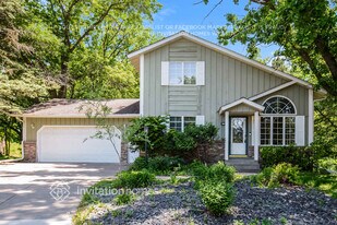 3024 Furness Ct in St. Paul, MN - Building Photo