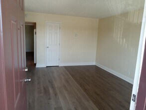 2503 Edison Ave in Sacramento, CA - Building Photo - Building Photo