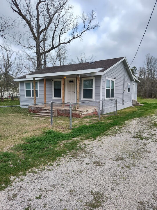 8532 Cooks Lake Rd in Lumberton, TX - Building Photo