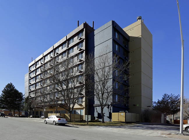 Fletcher Gardens in Aurora, CO - Foto de edificio - Building Photo