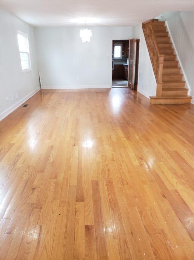 109-18 208th St in Queens, NY - Building Photo - Building Photo