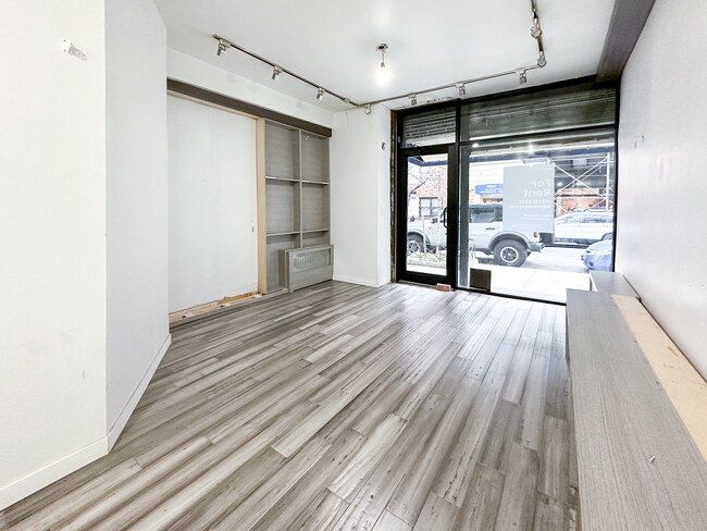 239 E 80th St in New York, NY - Building Photo - Interior Photo