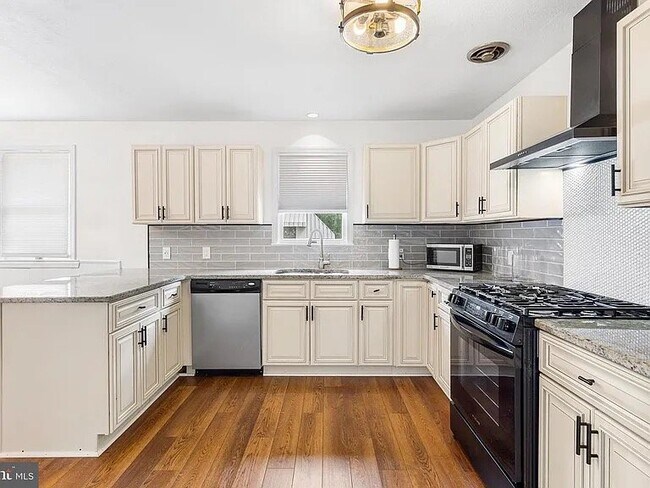 600 Maple Ave
