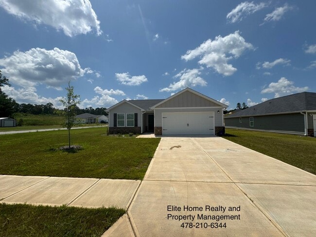 property at 140 Lochwolde Dr