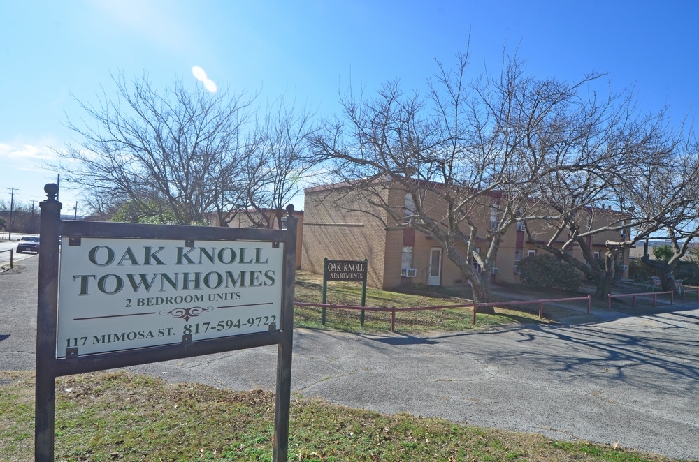 Oak Knoll Apartments in Weatherford, TX - Building Photo