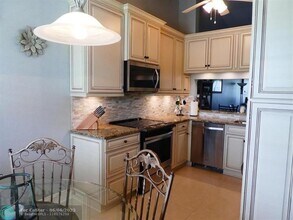 7593 Tahiti Ln in Greenacres, FL - Building Photo - Building Photo