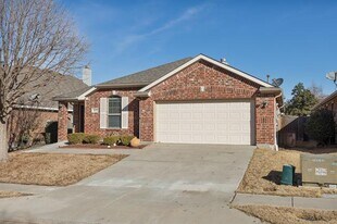 1617 Nighthawk Dr in Little Elm, TX - Building Photo