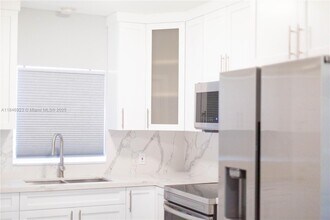 624 Westward Dr in Miami Springs, FL - Building Photo - Building Photo