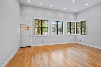 1349 N Noble St, Unit 2 in Chicago, IL - Building Photo - Building Photo