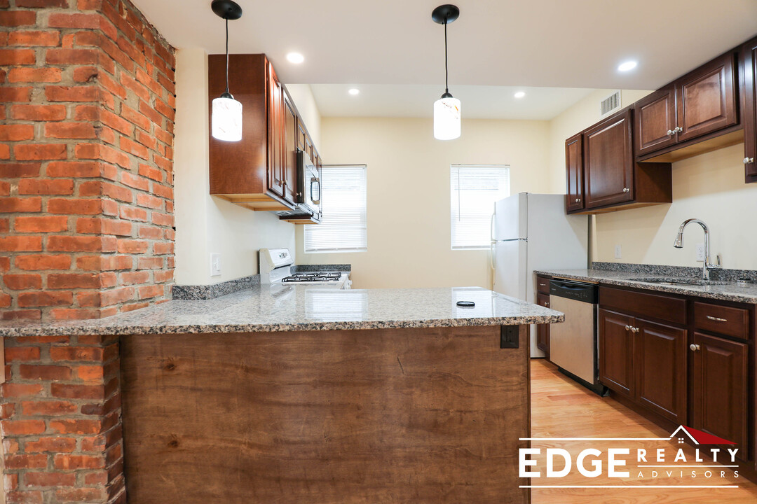 14 Brackett St, Unit 2 in Boston, MA - Building Photo