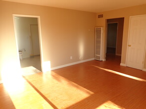 4863-4865 Coconino Way in San Diego, CA - Building Photo - Building Photo