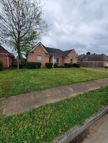 5384 Farm Ridge Dr in Memphis, TN - Building Photo