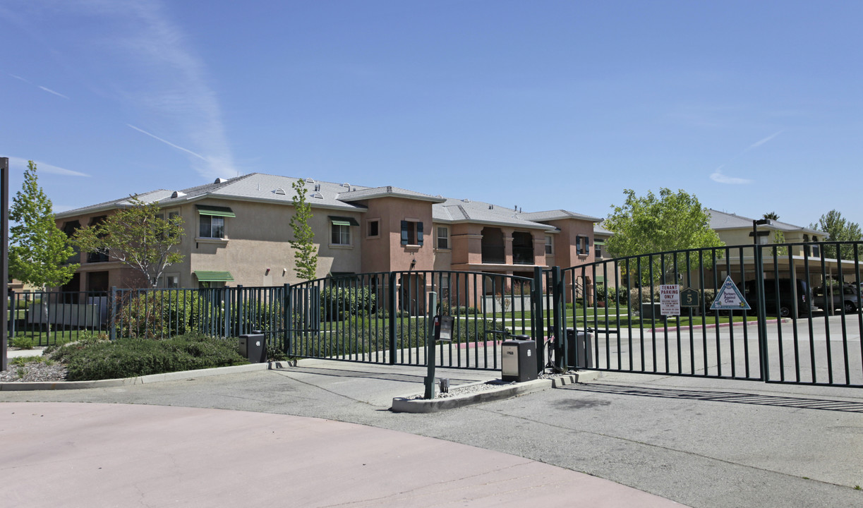 Sierra View Gardens in Palmdale, CA - Building Photo