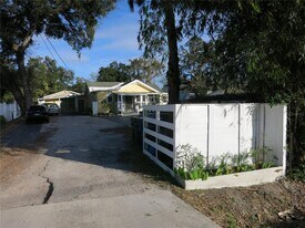 8113 N Rome Ave in Tampa, FL - Building Photo