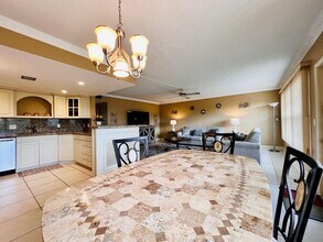 306 Wellington L in West Palm Beach, FL - Building Photo - Building Photo